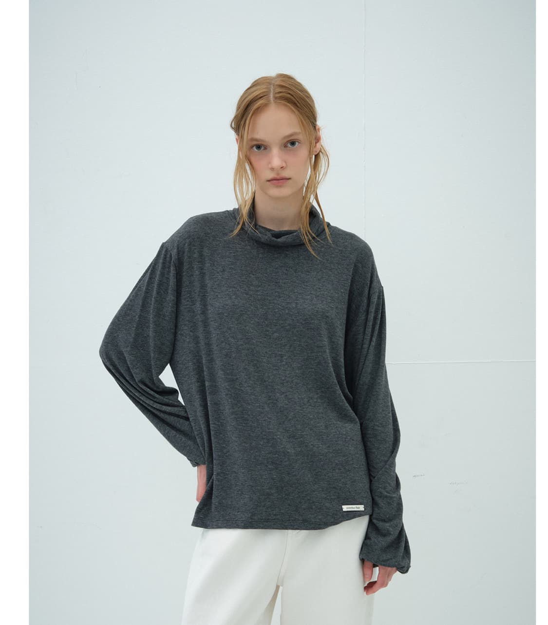 오버듀플레어 루즈핏 텐셀 터틀넥 티셔츠 상품이미지7