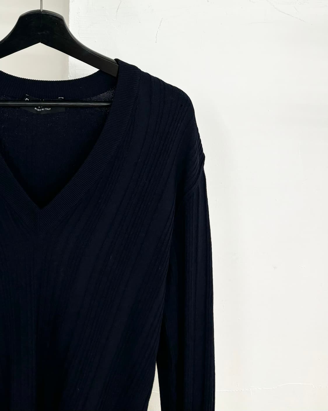 돌체 앤 가바나 블랙 브이넥 니트 상품이미지4