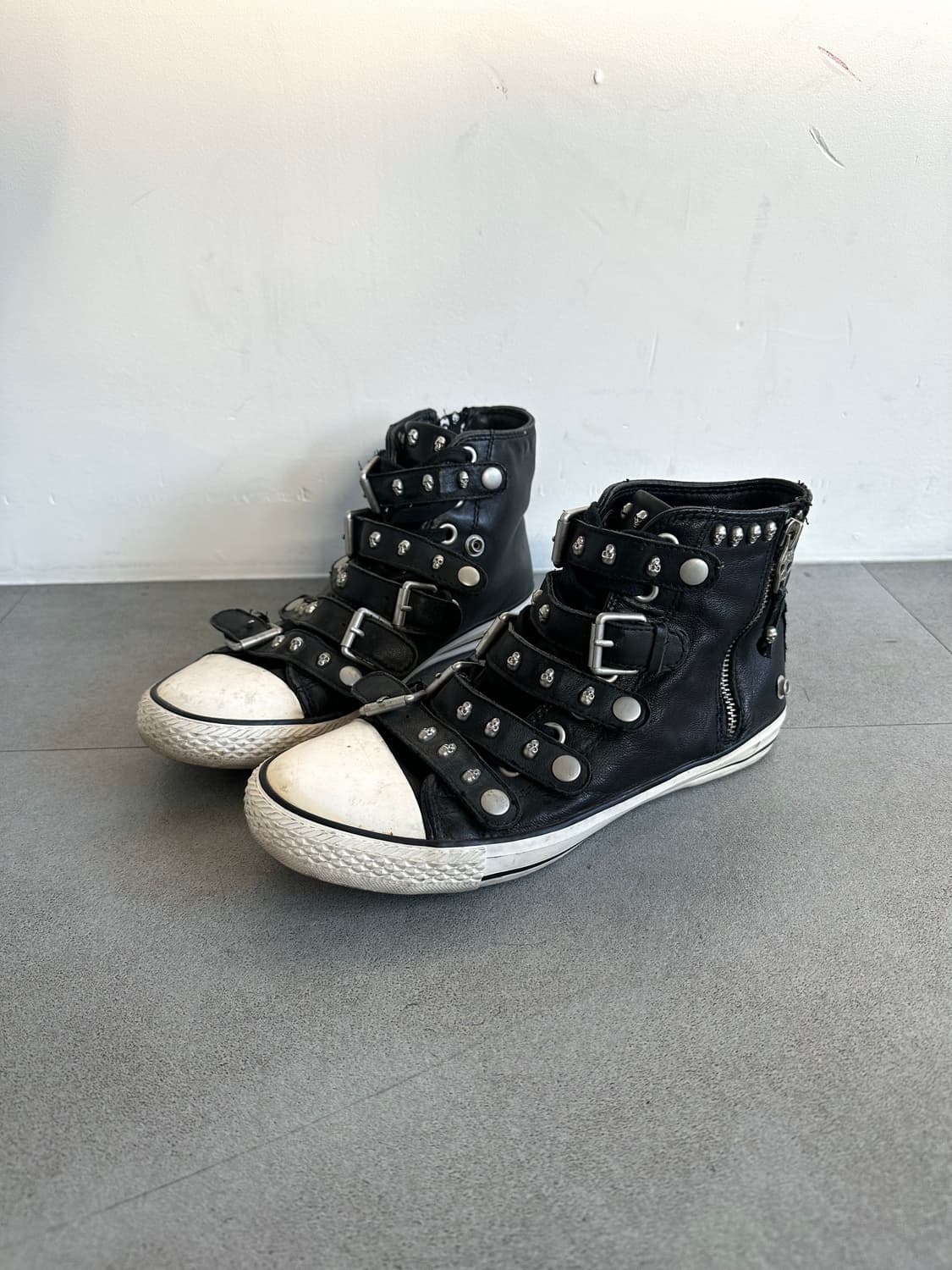 Ash 스컬 스터드 버클 레더 하이탑 스니커즈 상품이미지1