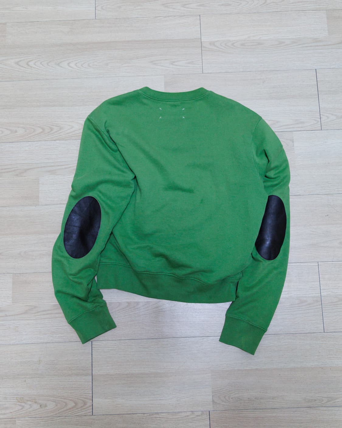 마르지엘라 엘보우 레더 패치 스웻셔츠 상품이미지3