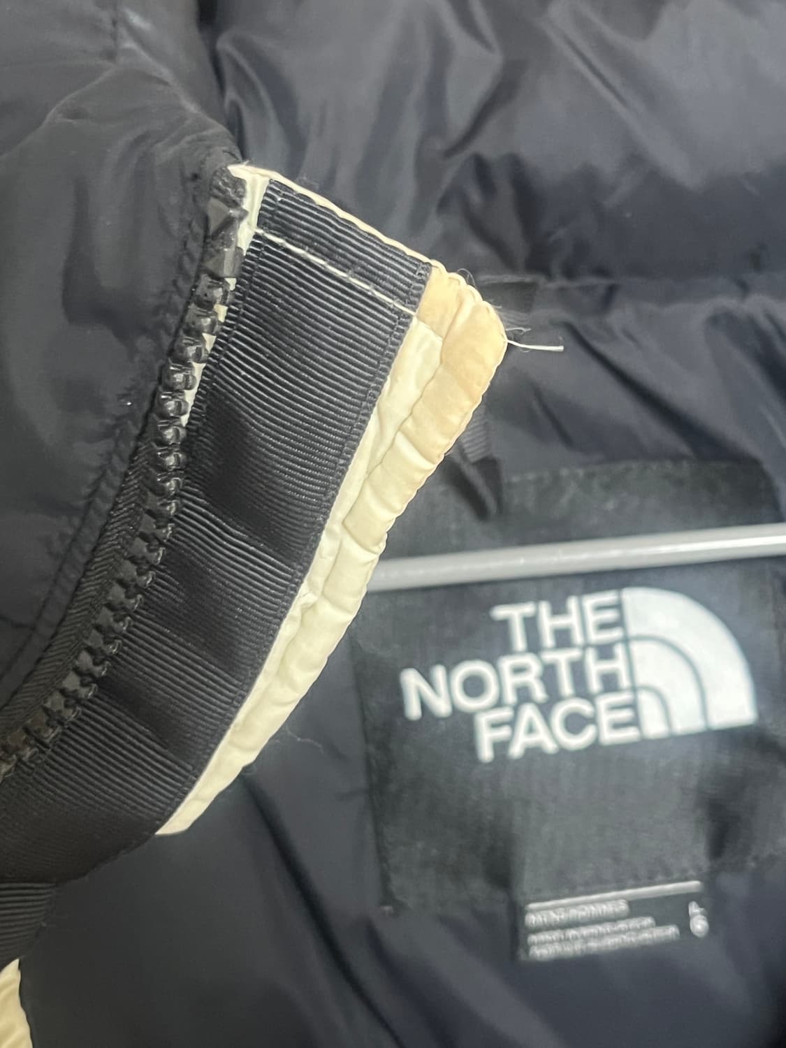 노스페이스 화이트 눕시 숏패딩 상품이미지6