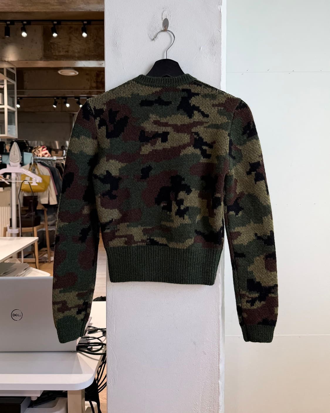 미우미우 19fw 런웨이 피스 카모플라쥬 니트  상품이미지6