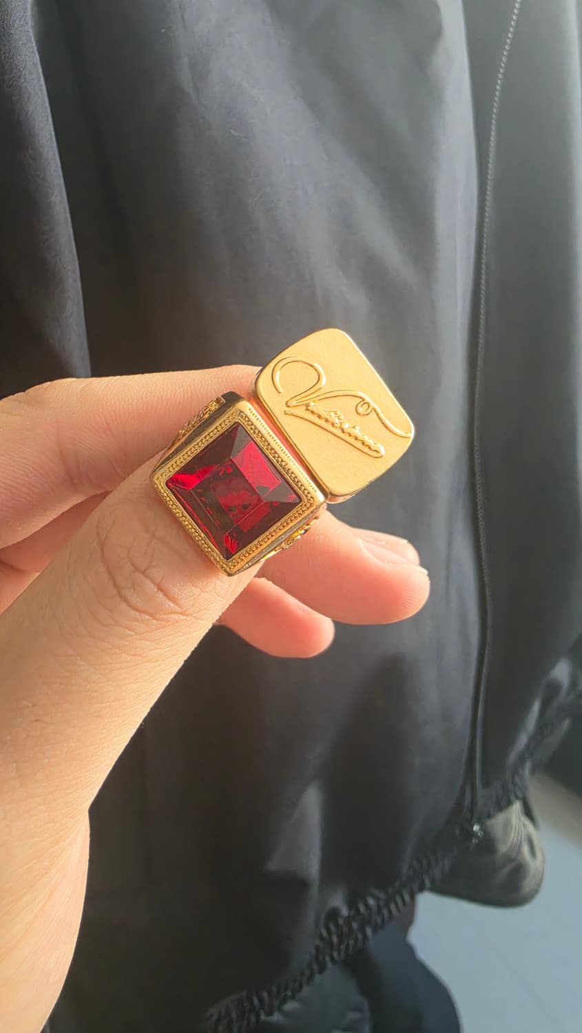[M] 자라 x 윌리 차바리아 레진 시그넷 링즈 골든 (2개 세트) 상품이미지2