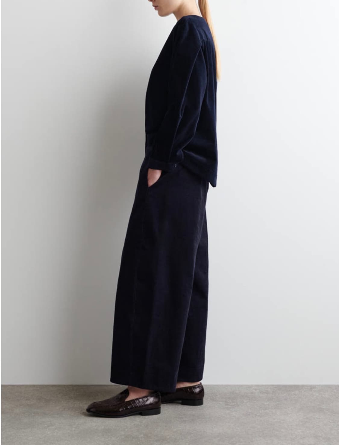 COS 코듀로이 배럴 레그 트라우저 상품이미지2