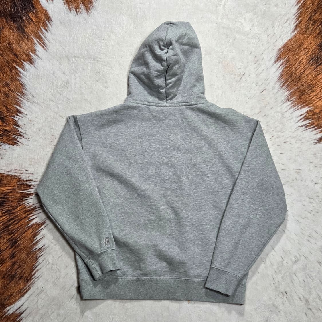 커버낫 그레이 로고 자수 후드티 상품이미지4