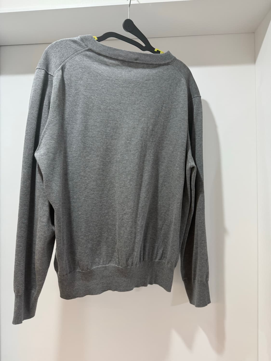 누마레 ee 브이넥 니트 상품이미지3