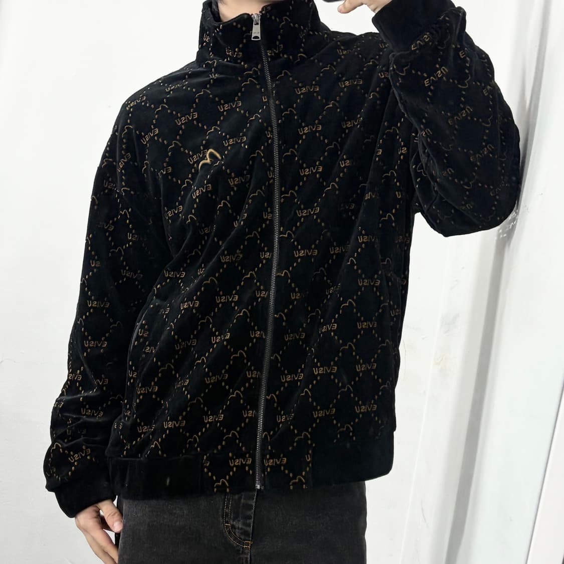 에비수 멀티로고 벨벳 자켓 상품이미지1