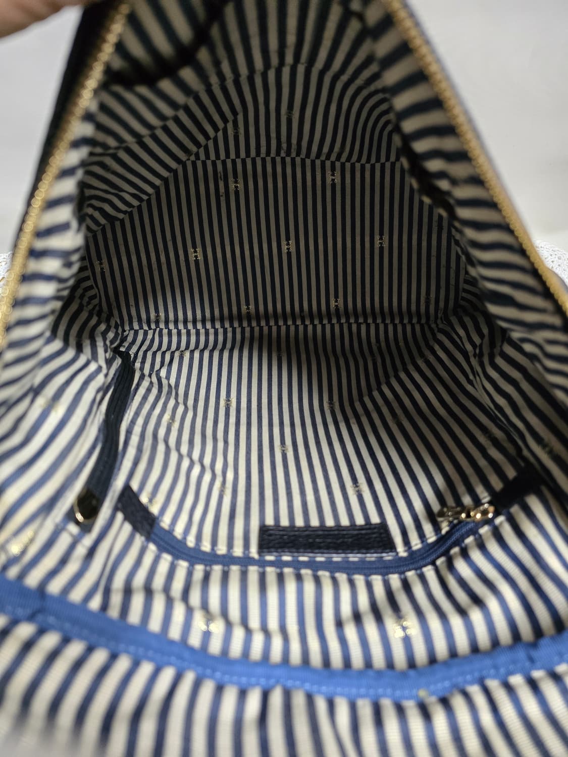 헤지스 가죽 백팩 . 크로스백 상품이미지7