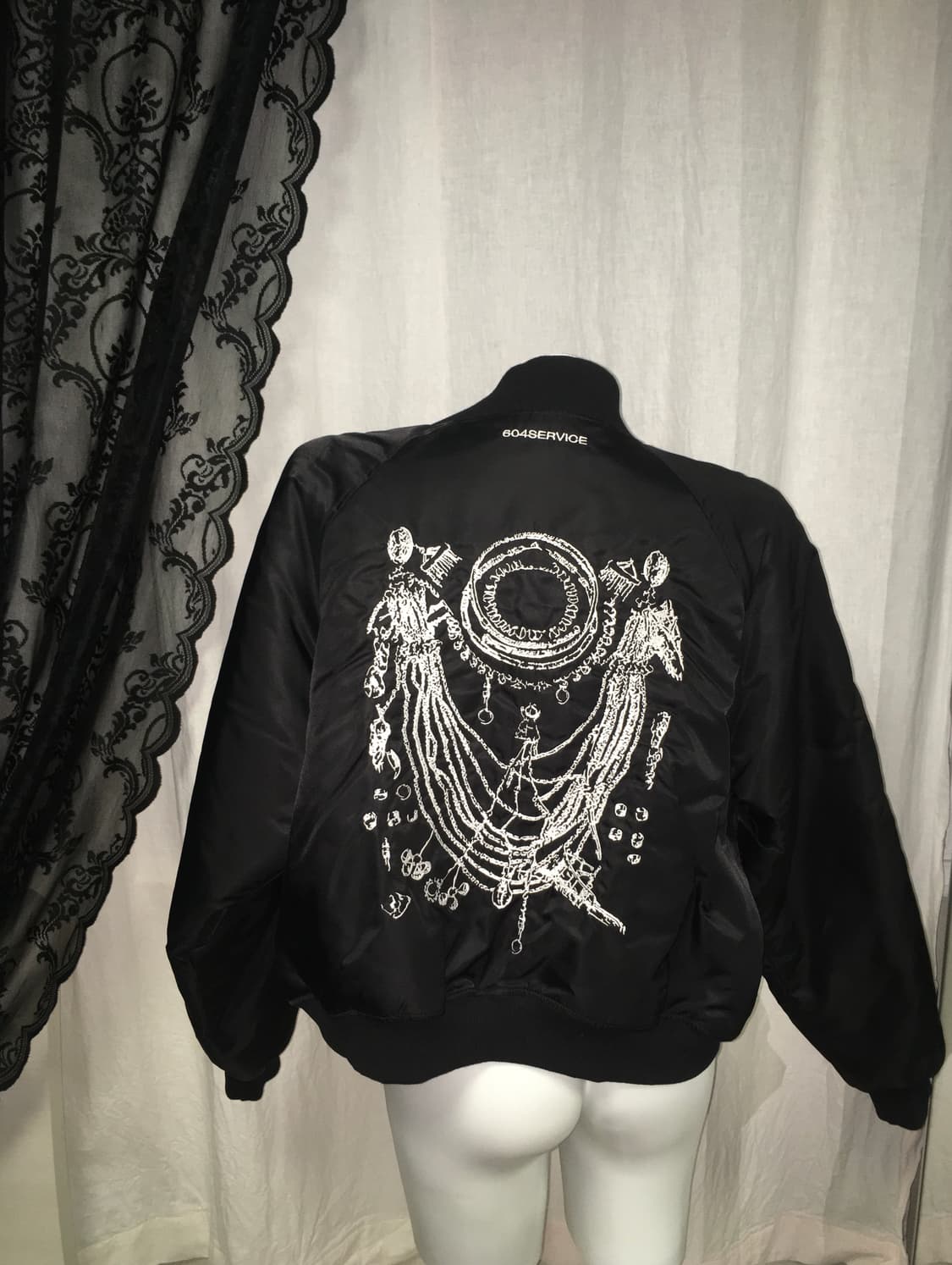 604서비스 자수 봄버 자켓 블랙 상품이미지1
