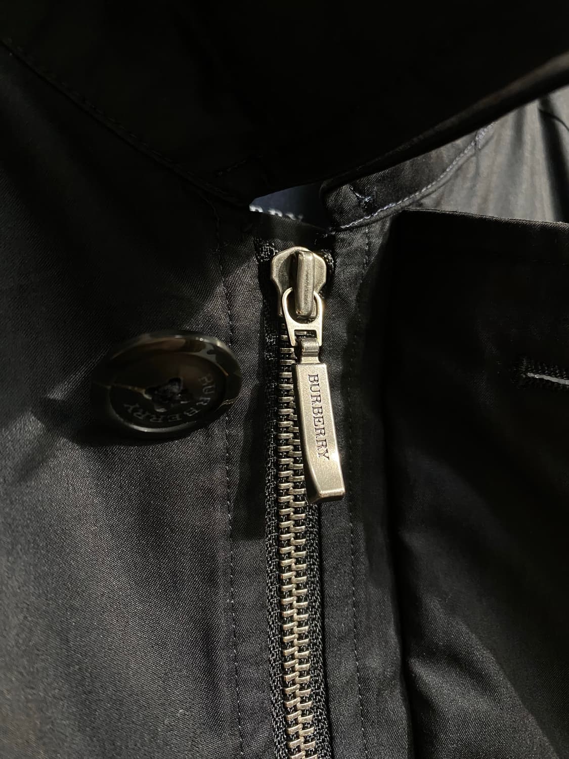 [XL] Burberrys 버버리재팬 블랙 폴리쉘 집업 코트 상품이미지6