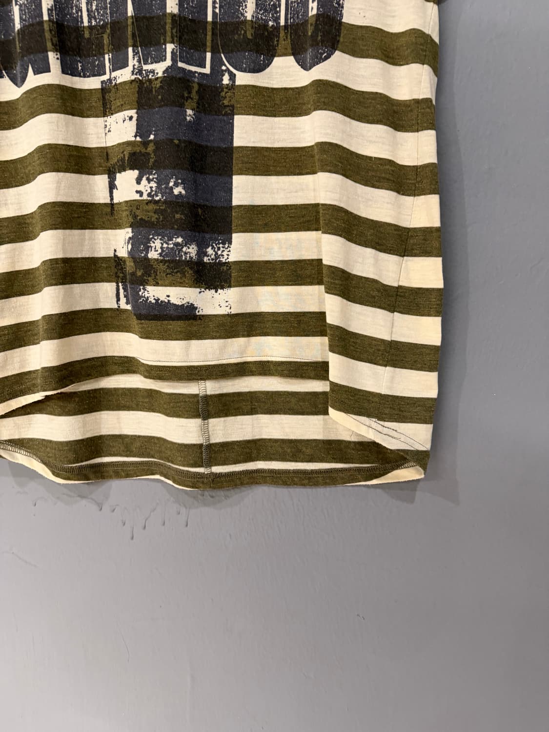 stripe pattern cross lettering top 상품이미지8