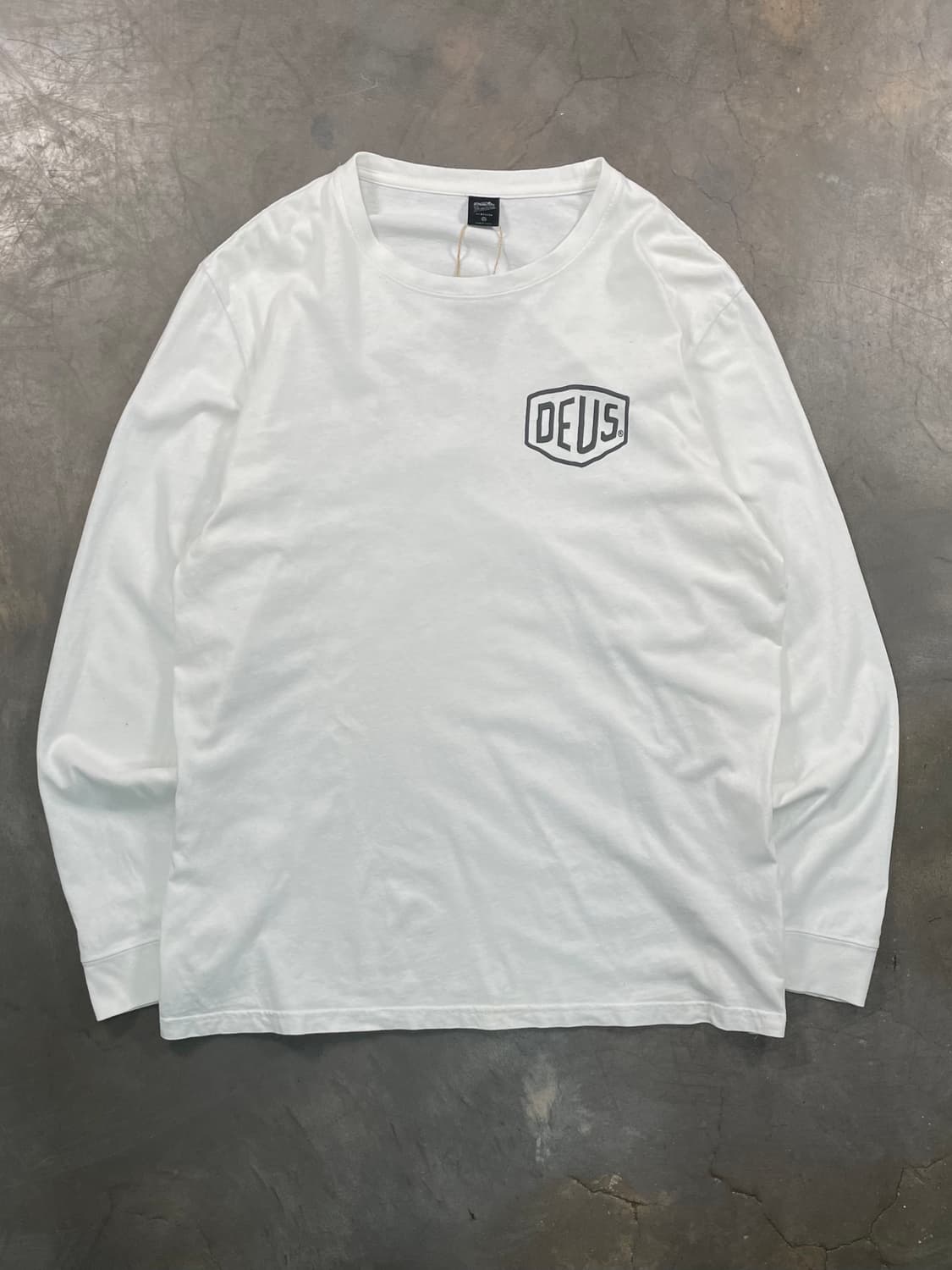 데우스 실드로고 롱 슬리브 상품이미지3