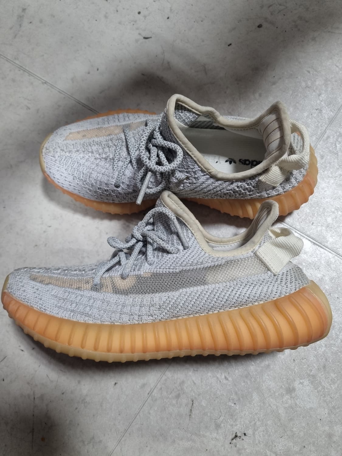 이지 350 V2 스태틱 리플렉티브 여성 스니커즈 상품이미지2