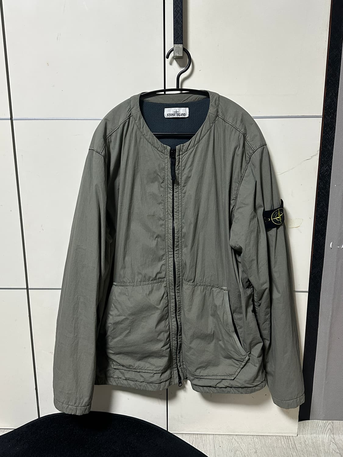 (백화점판) 스톤아일랜드 코튼나일론 바람막이 넥리스 자켓 XL 상품이미지1