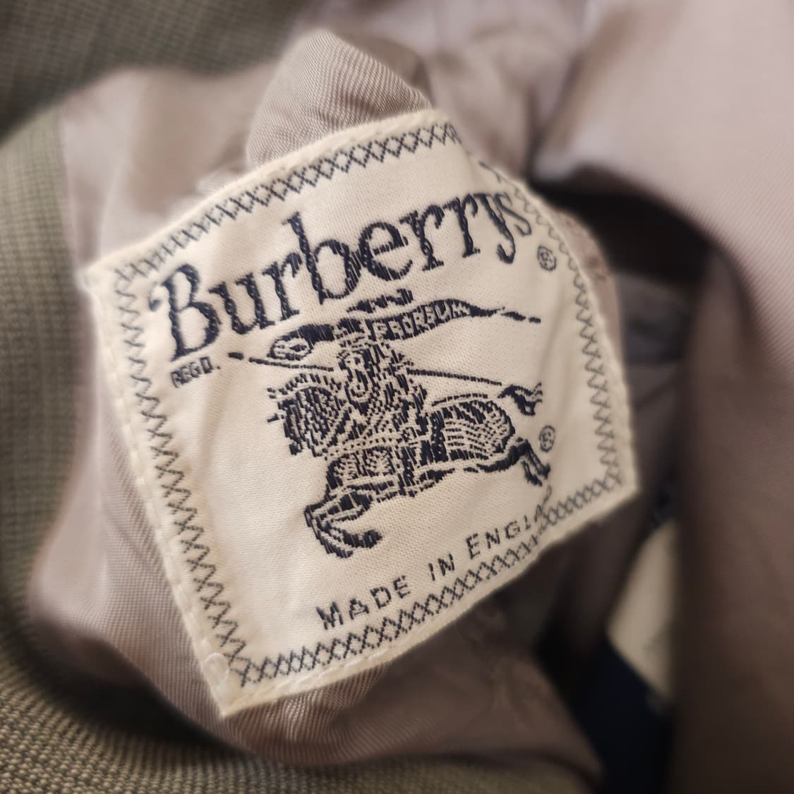 버버리 실버 각인버튼 울 자켓 상품이미지4