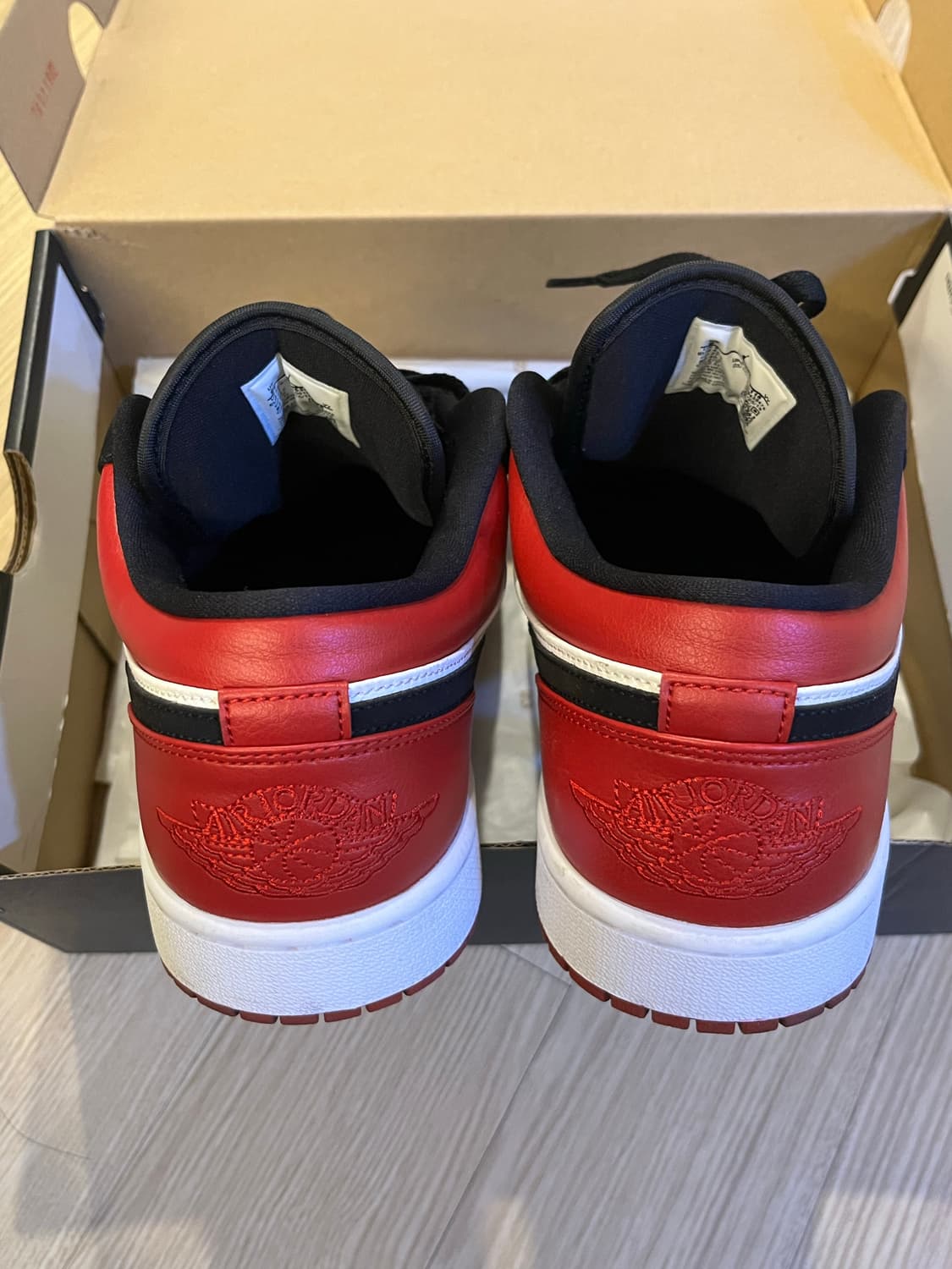 (270) 조던 1 로우 블랙토 스웨이드 1회 착용 상품이미지5