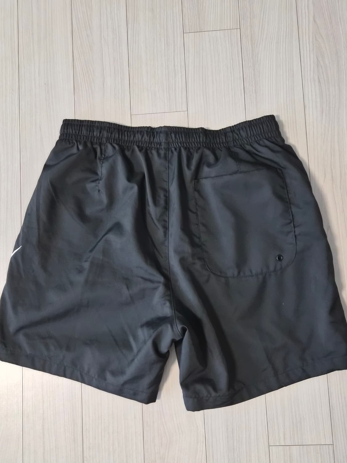 M / 나이키 코리아 정품 남성 스우시 블랙 반바지 쇼츠 블랙 상품이미지4