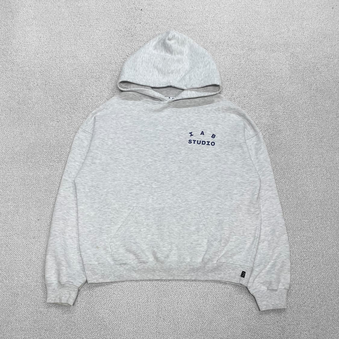 아이앱스튜디오 스펠 로고 후드티 라이트 그레이 상품이미지2