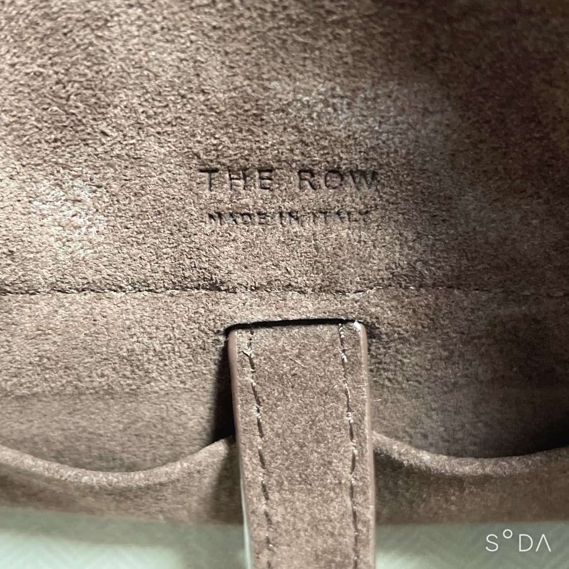 the row 더로우 마고백15 스웨이드 모카 상품이미지6