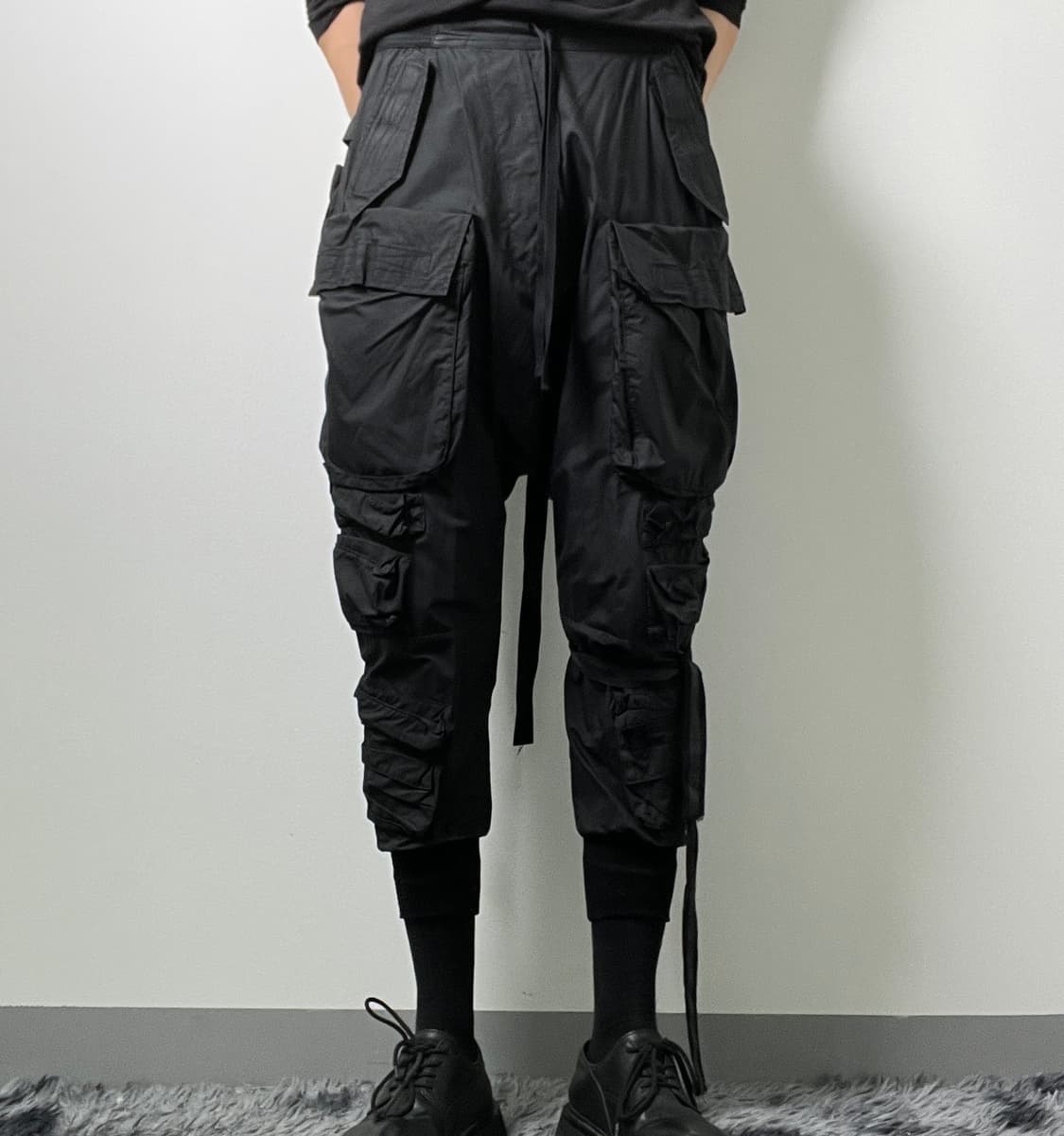 언라벨 프로젝트 블랙 유틸리티 멀티 포켓 카고 팬츠 S 상품이미지1