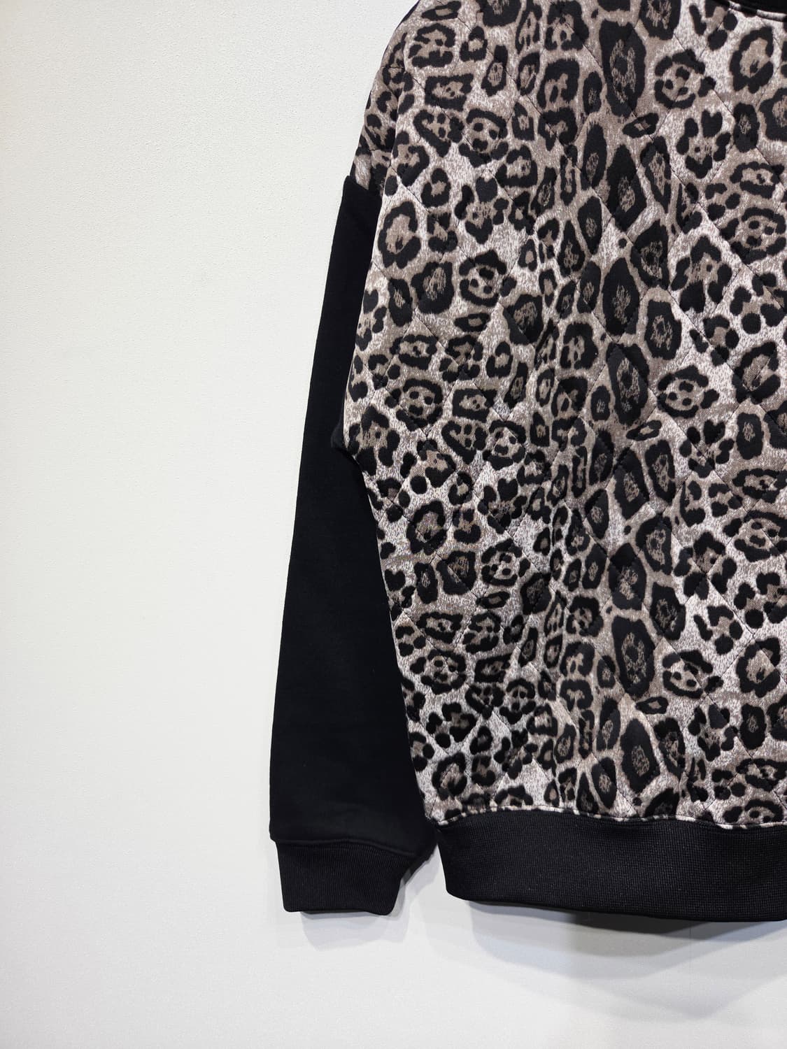 NBA 시카고 불스 레오파드 퀼팅 맨투맨 상품이미지4