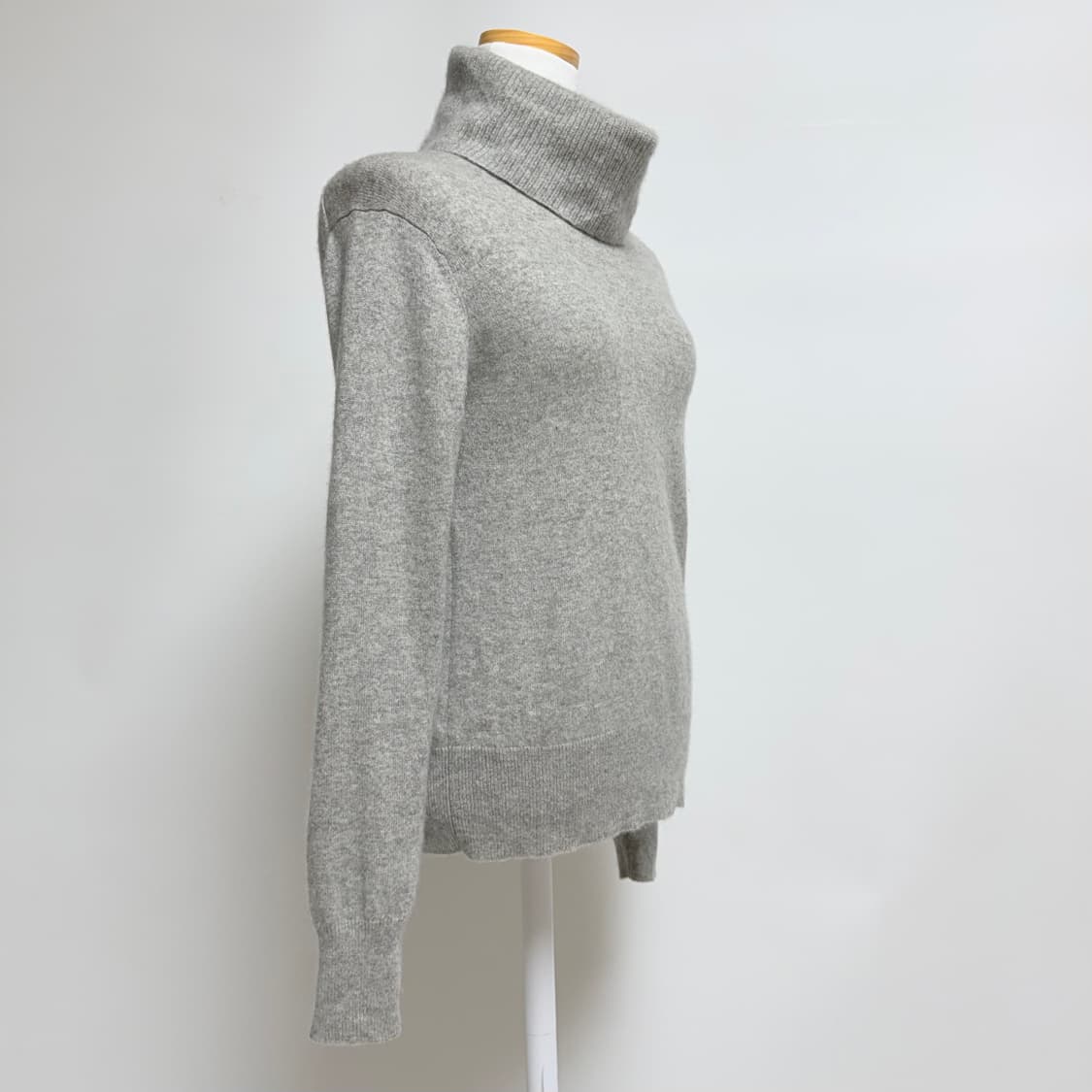 [캐시미어 100%] 유니클로 그레이 터틀넥 니트 S 상품이미지2