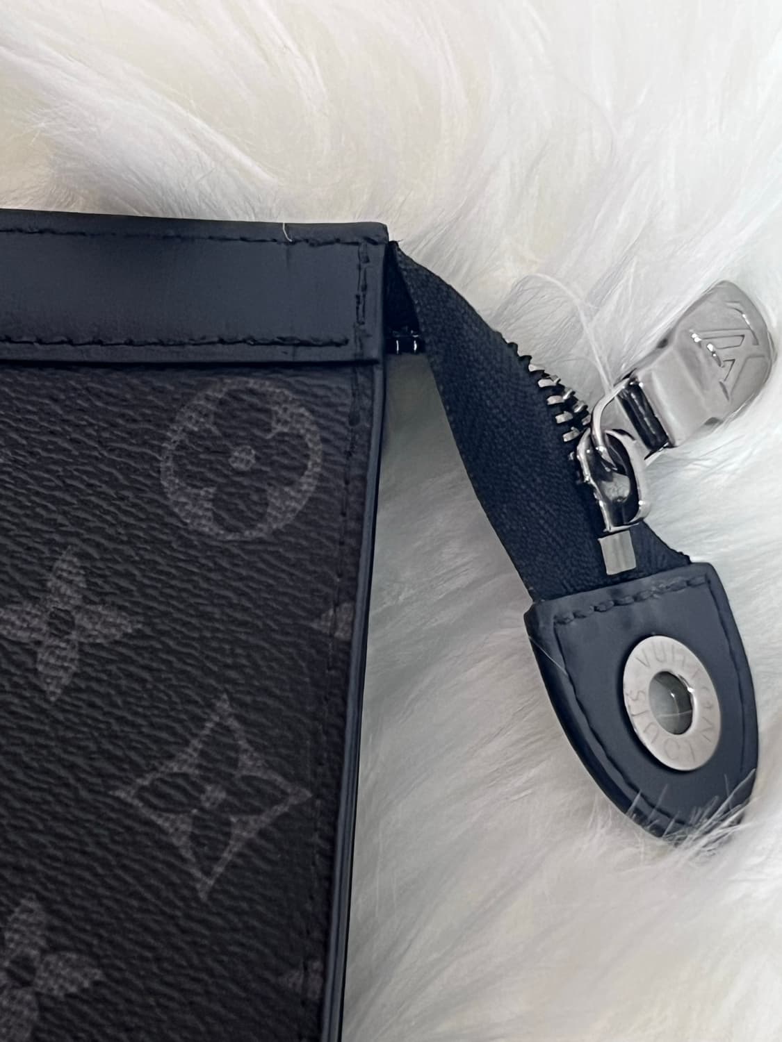 루이비통 이클립스 포쉐트 보야주 클러치 상품이미지4