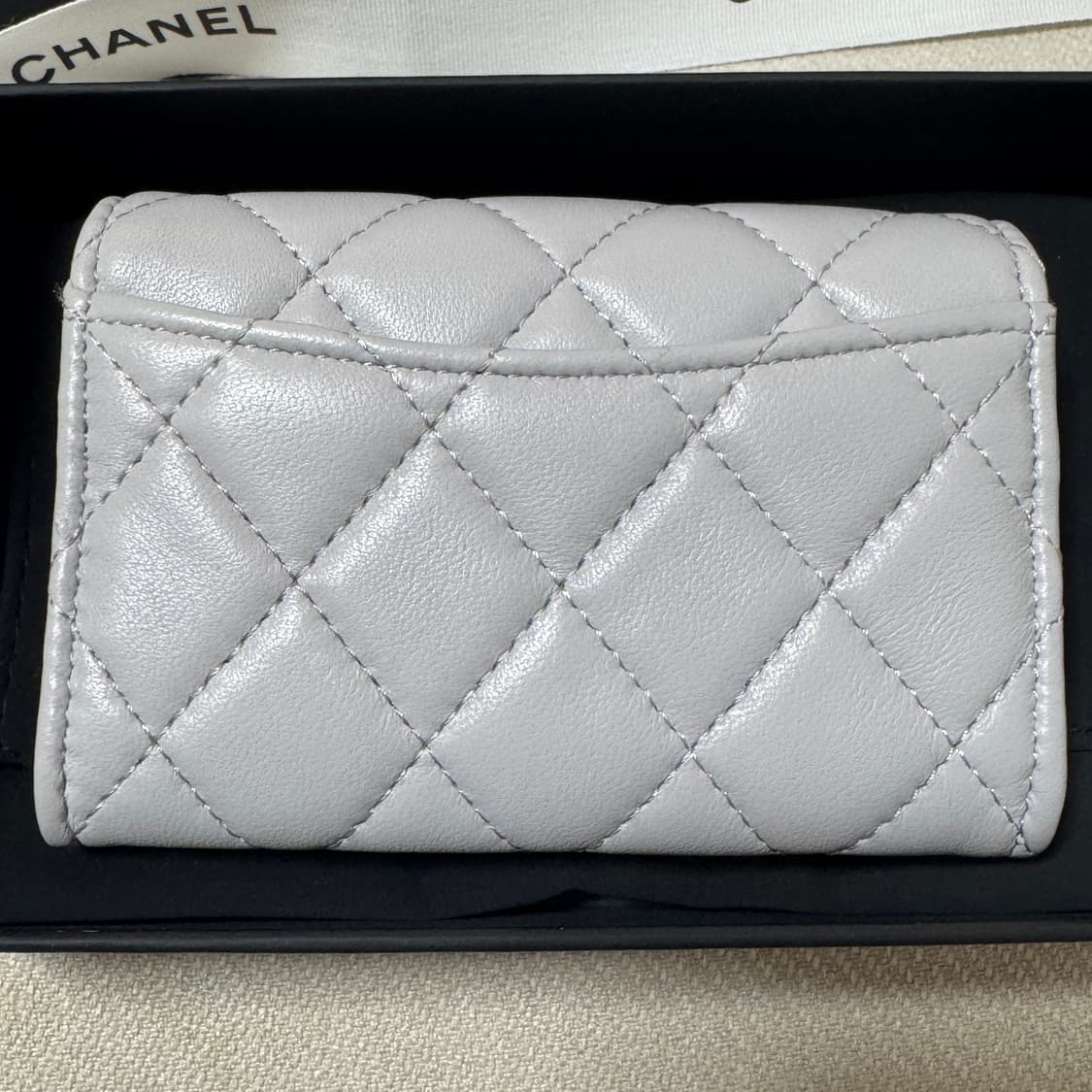 샤넬 클래식 똑딱이 카드지갑 그레이 새제품 내부지퍼o 상품이미지3