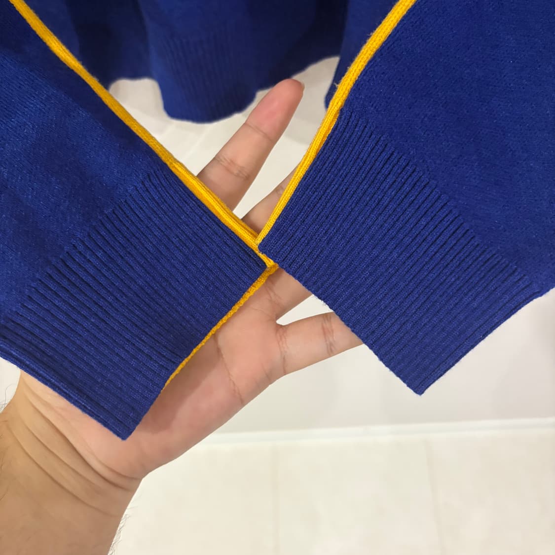 베네통 옐로우/네이비 컬러 니트 105 상품이미지5