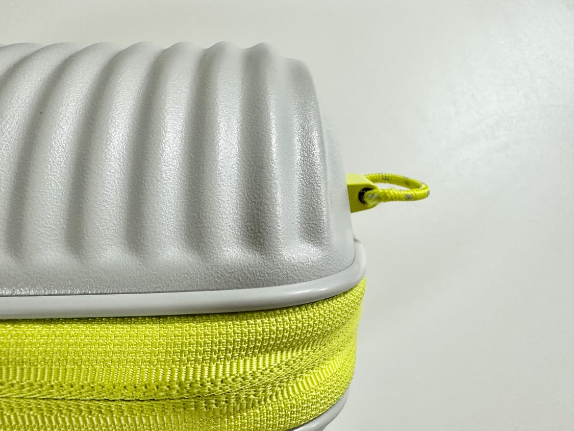 아메리칸투어리스터 롤리오 크로스 바디백 LIGHT GREY/LIME 상품이미지3