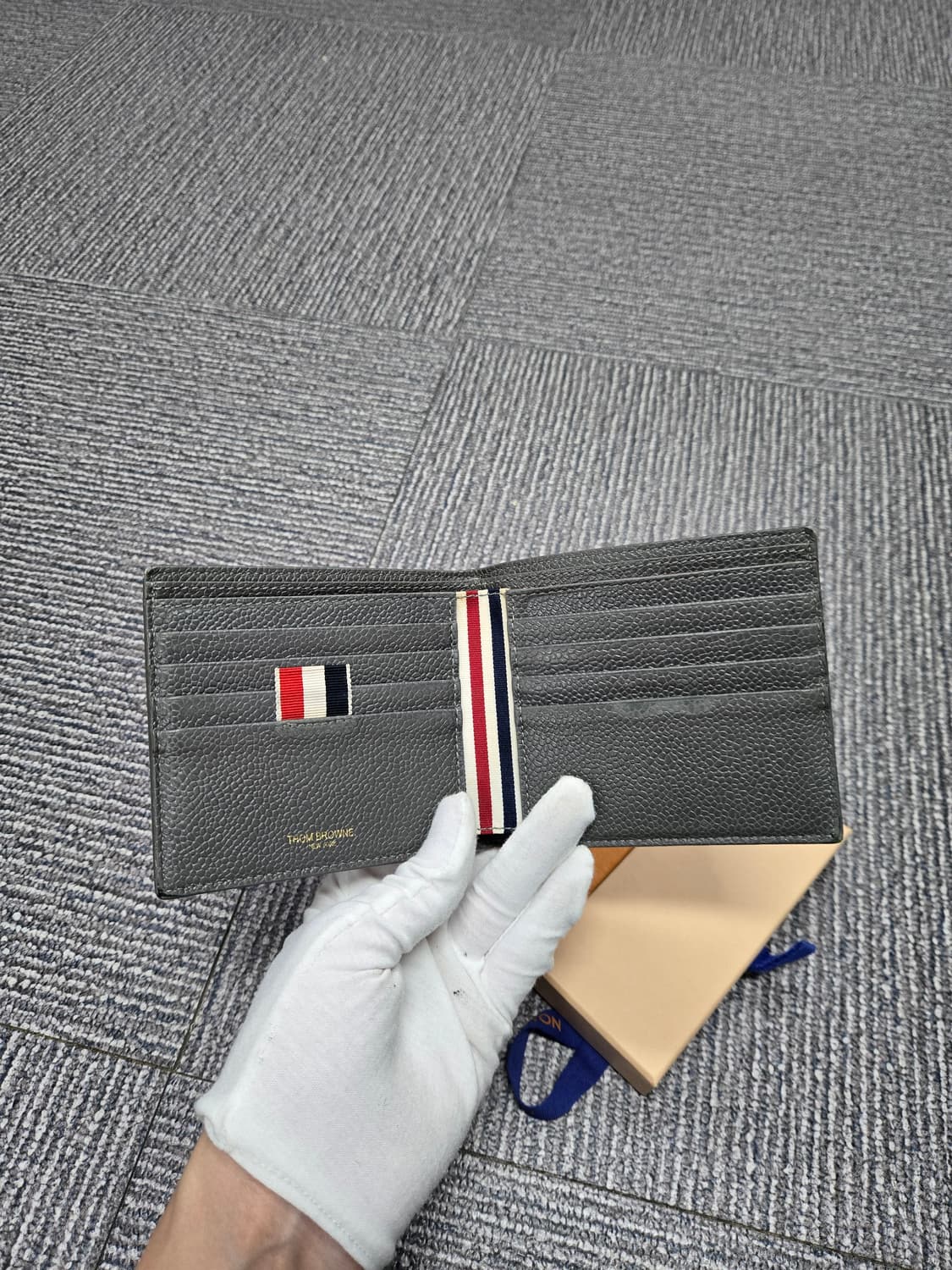 [특가][정품]톰브라운 사선 반지갑 상품이미지5