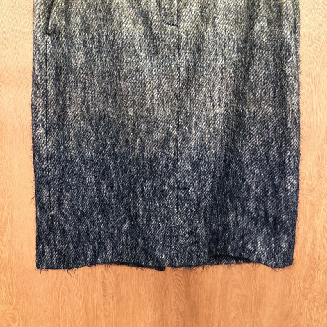 셀린느 H라인 울 미디 스커트 헤링본 패턴 그라데이션 디테일 올리브 블랙 상품이미지5