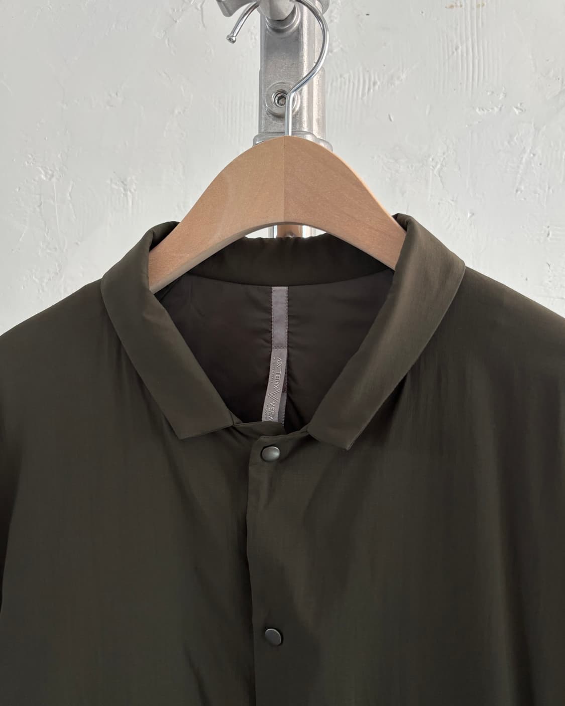 Arc’teryx Veilance 아크테릭스 베일런스 올리브 그린 컬러  상품이미지2