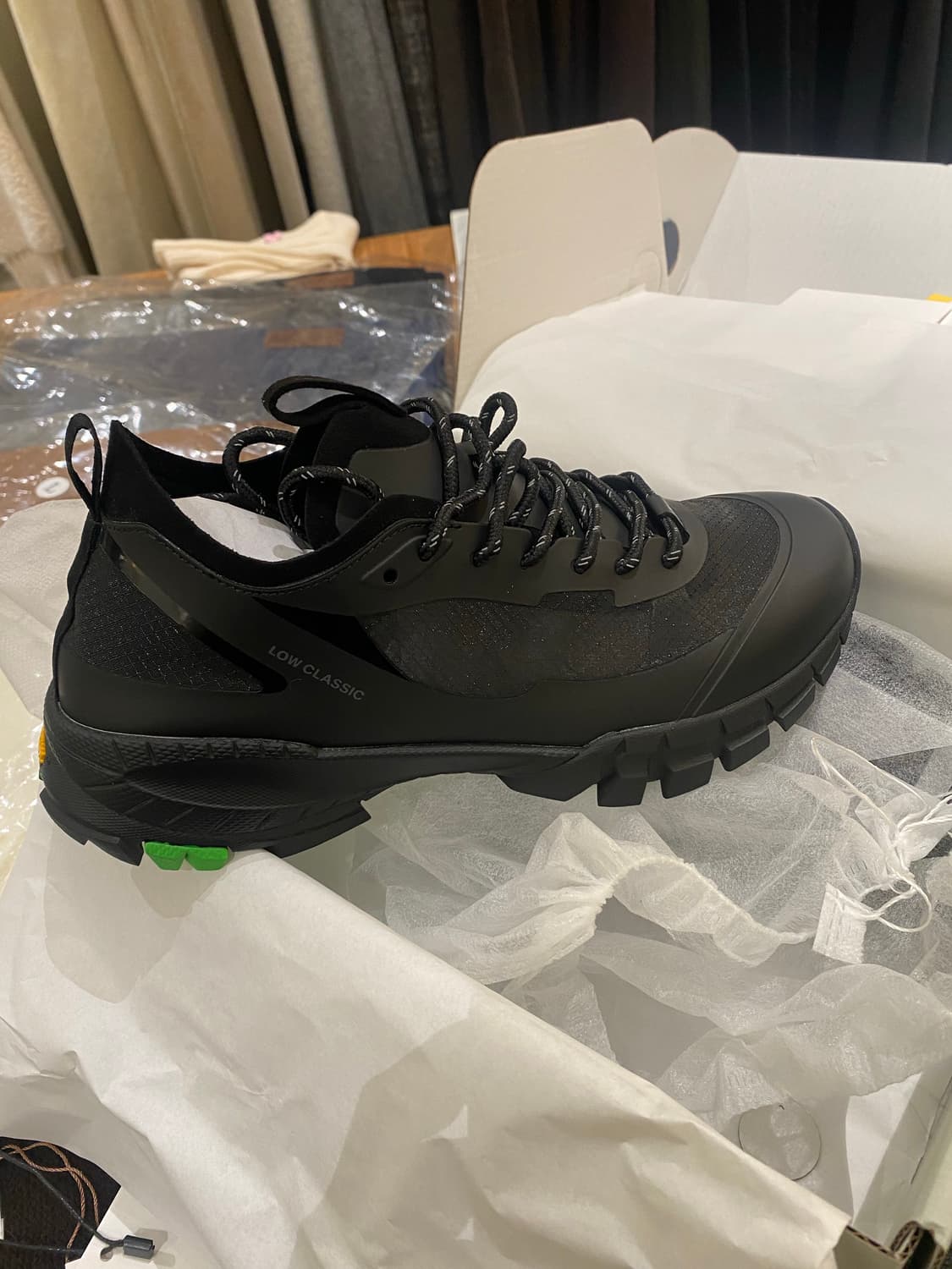 로우클래식 비브람 스니커즈 블랙250 상품이미지1