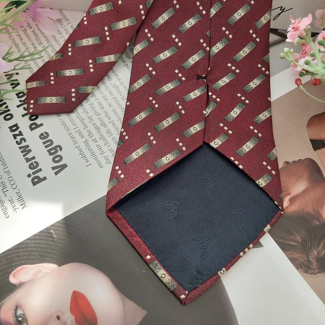 트루사르디 실크 와인 지오메트릭 넥타이 9.5cm A+등급  K1418
 상품이미지8