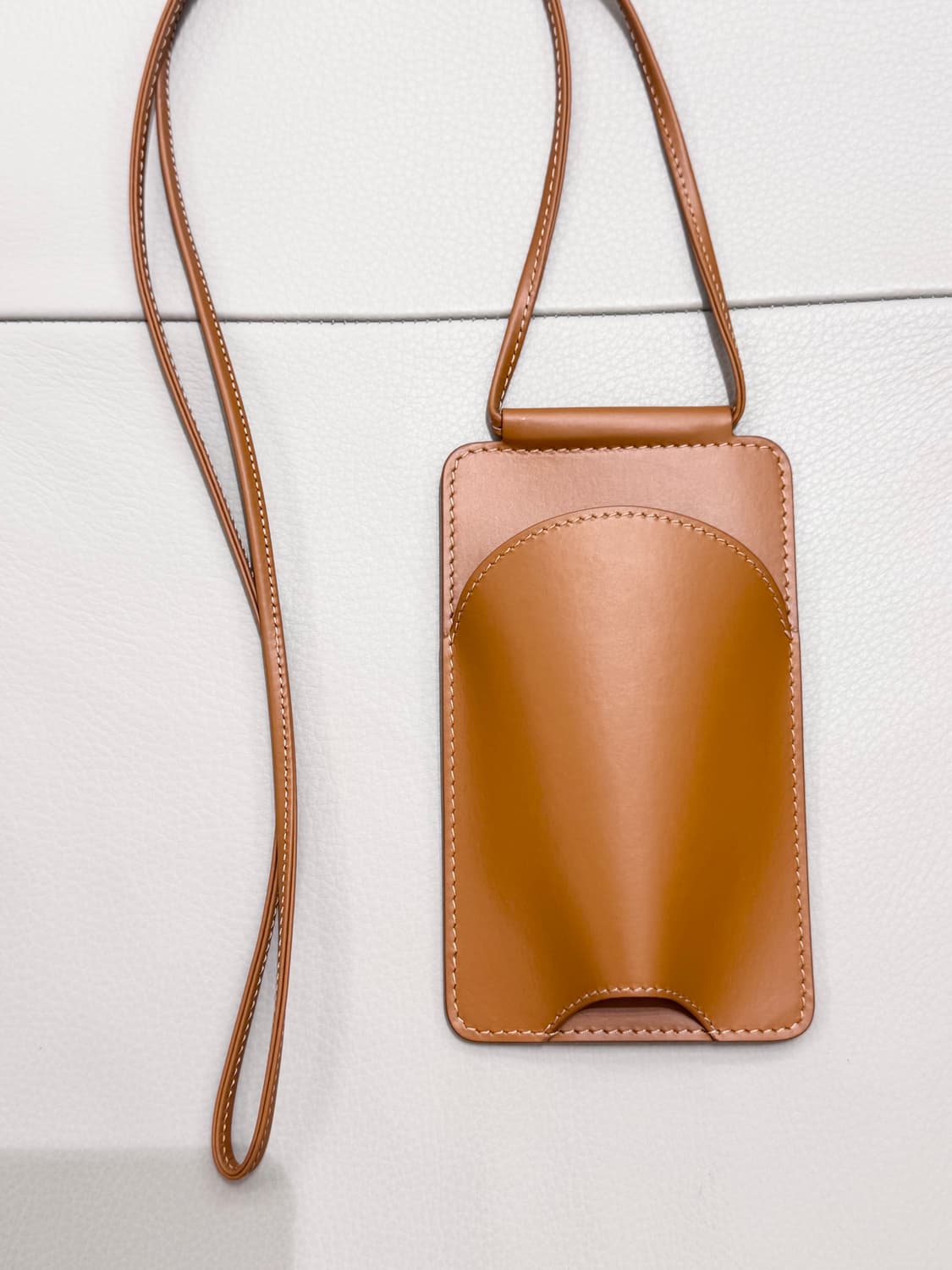 (새상품) 끌로에 가죽 스마트폰 카드 케이스 크로스백  상품이미지2