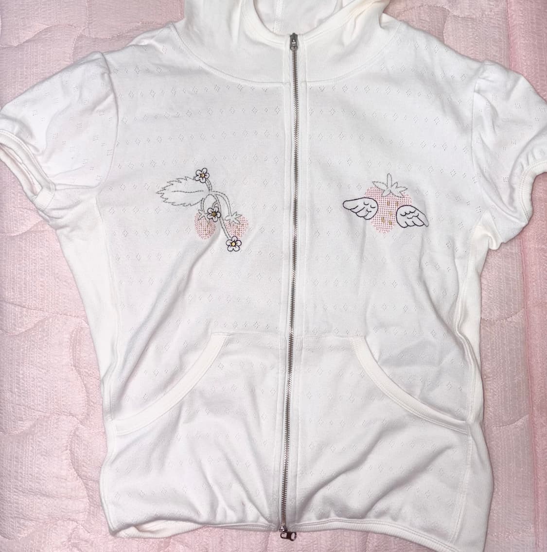네고가능) 노피셜노피스 BERRY PUFF HOODIE 딸기 반팔 집업 상품이미지3