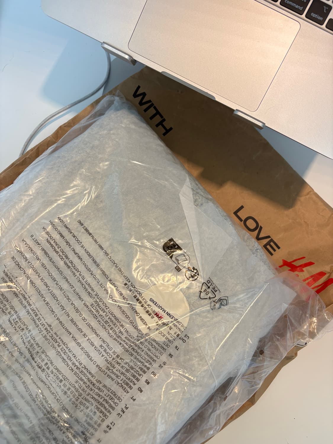 글렌마틴스 h&m 디스트레스드 데님 팬츠  상품이미지3