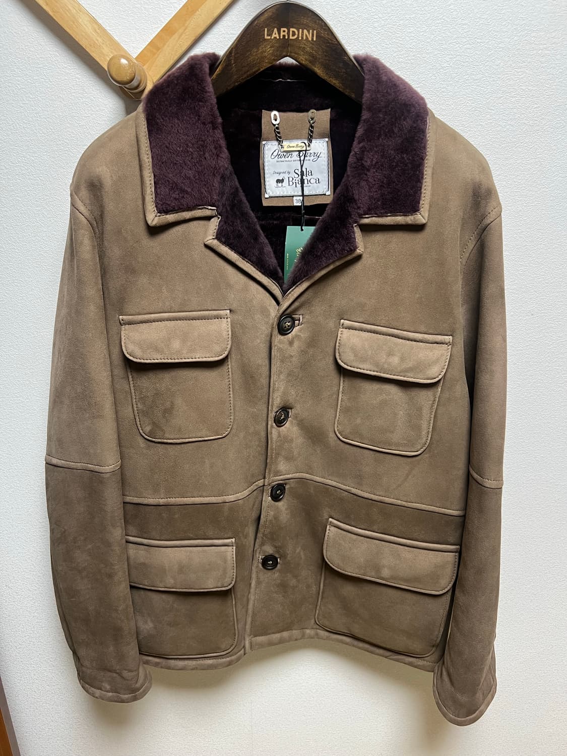 미착용 신품) 오웬베리 사라비앙카 셔링자켓 무스탕 양가죽 38사이즈 상품이미지1
