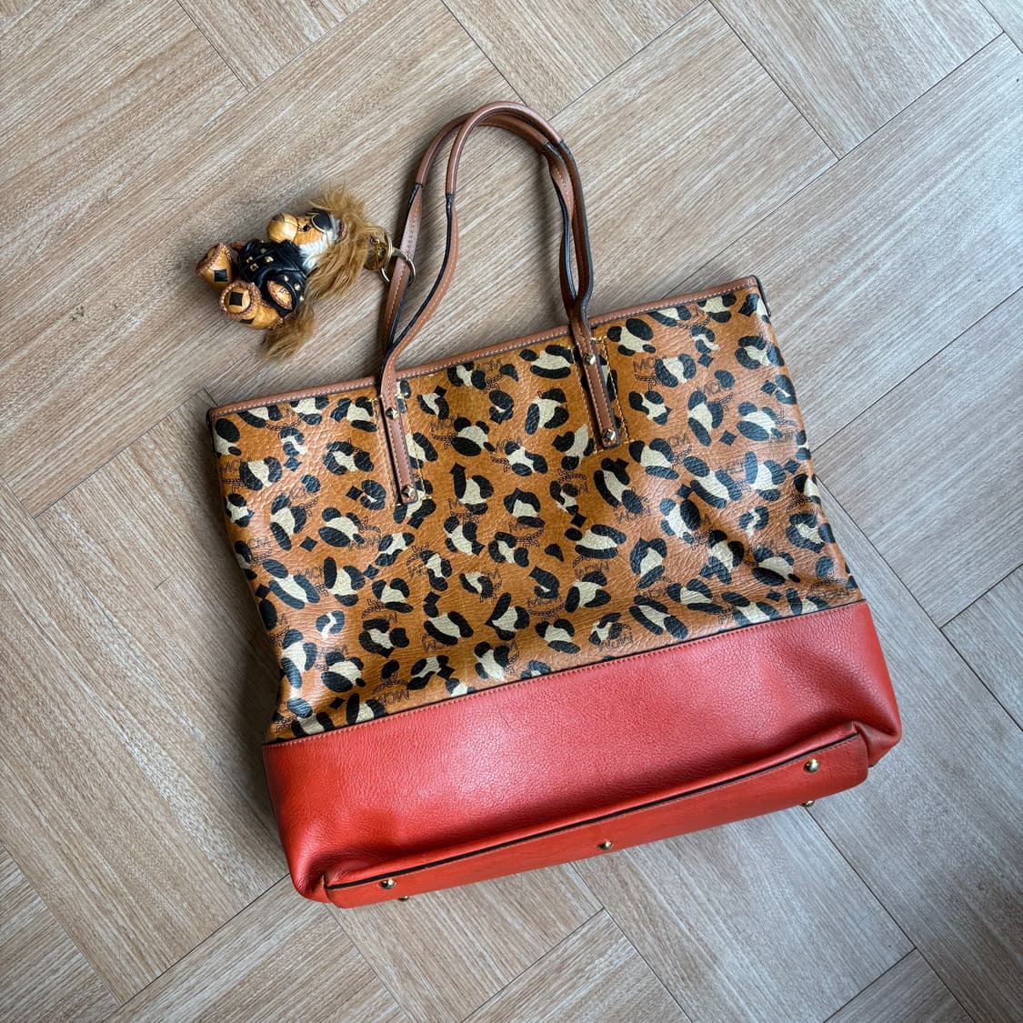 MCM 엠씨엠 레오파드 토트백 상품이미지6