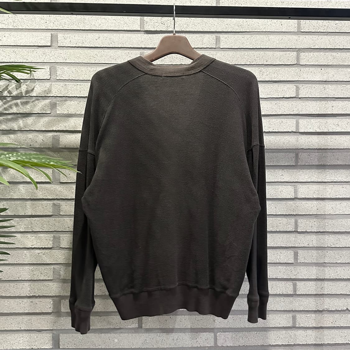 USA VINTAGE 미니멀 와플 니트 가디건 투포켓 디테일 차콜 상품이미지3