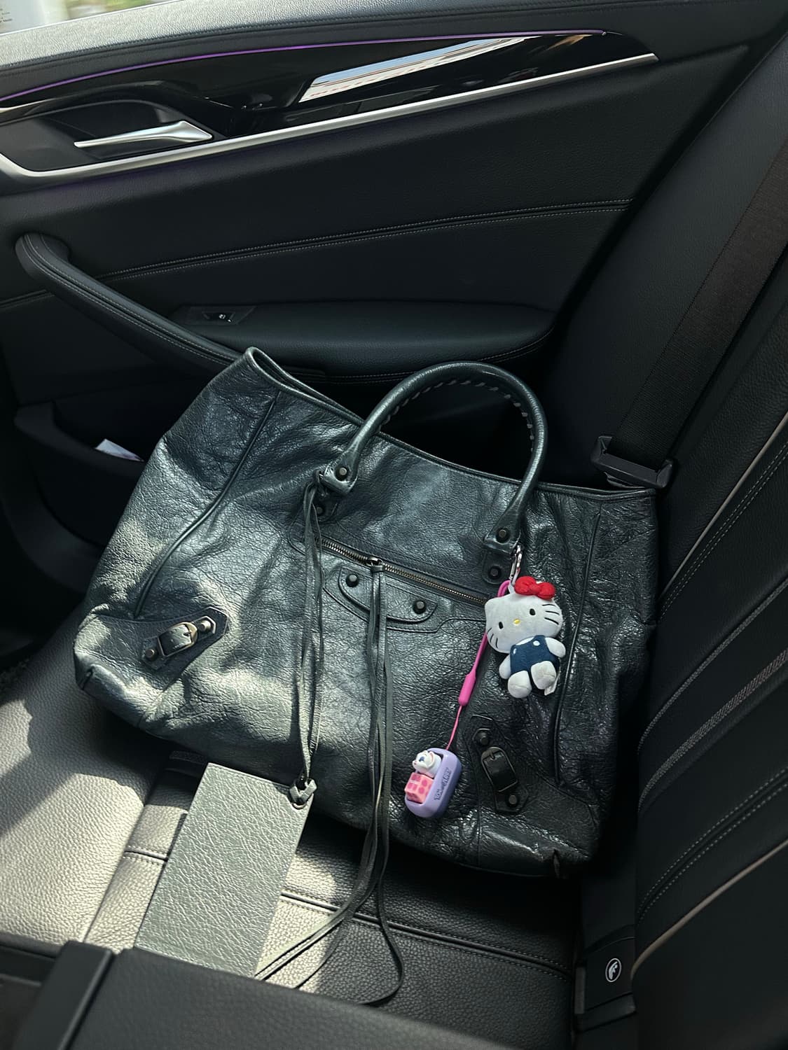 발렌시아가 모터백 라지 다크그레이 상품이미지1