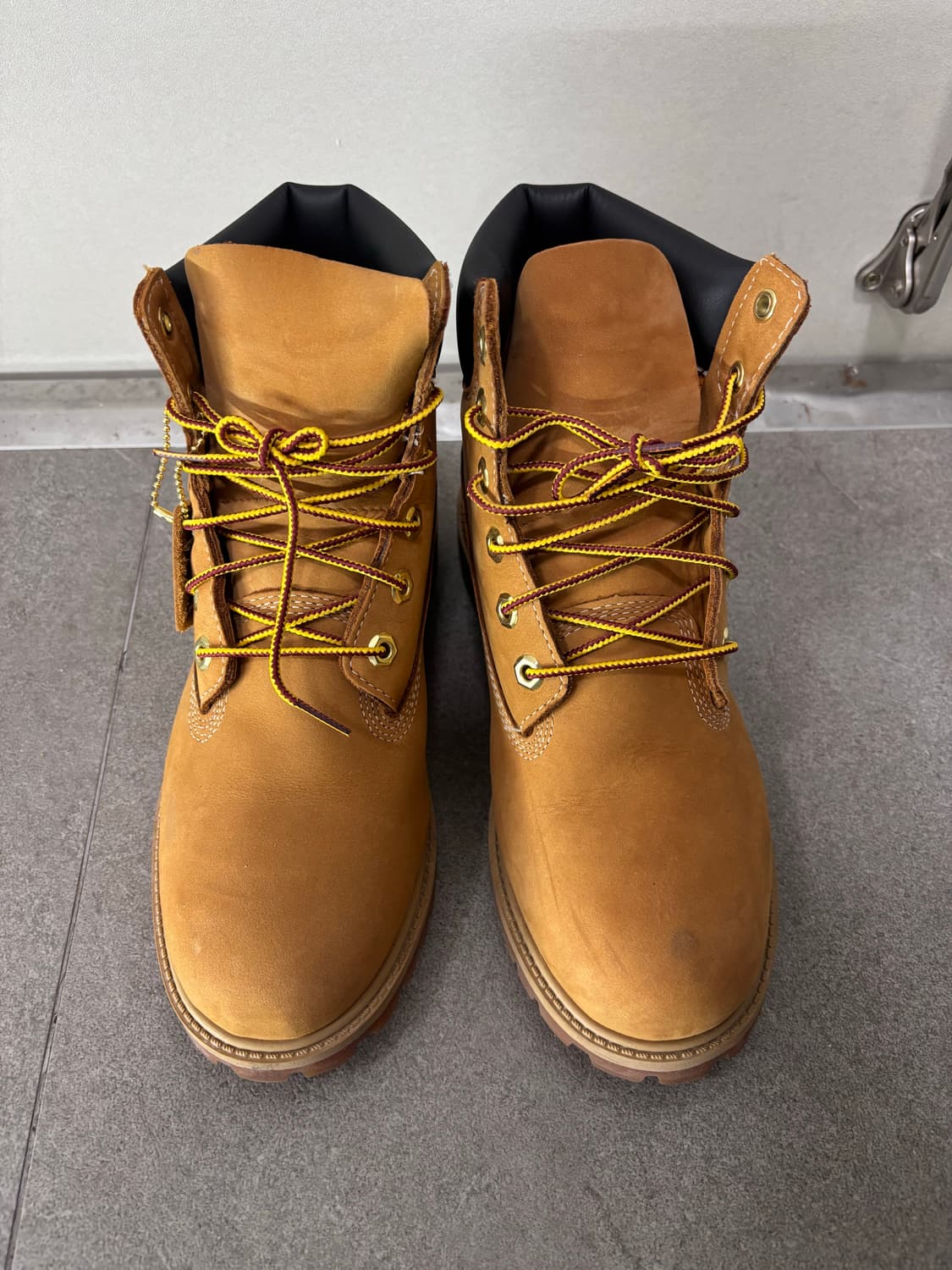 팀버랜드 12909 240 사이즈 판매합니다 상품이미지1