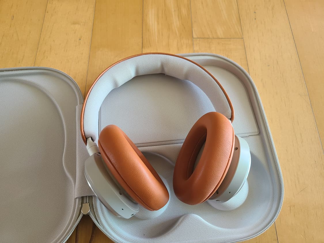 뱅앤올룹슨 Beoplay HX 팀버 무선 헤드폰 상품이미지5