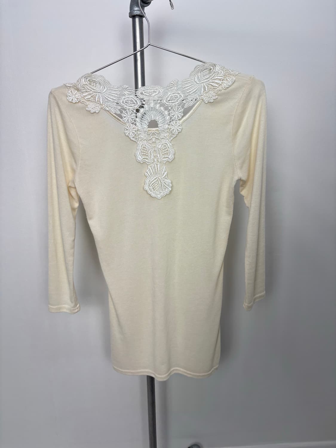 T-SHAPE LACE BACK TOP 상품이미지6