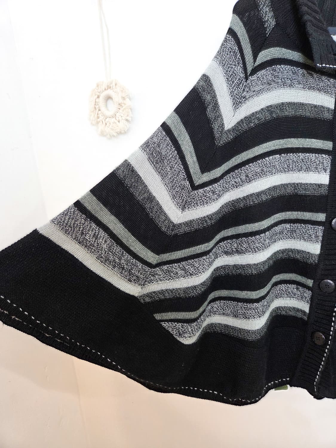 무채색 스티치 케이프 가디건 상품이미지4