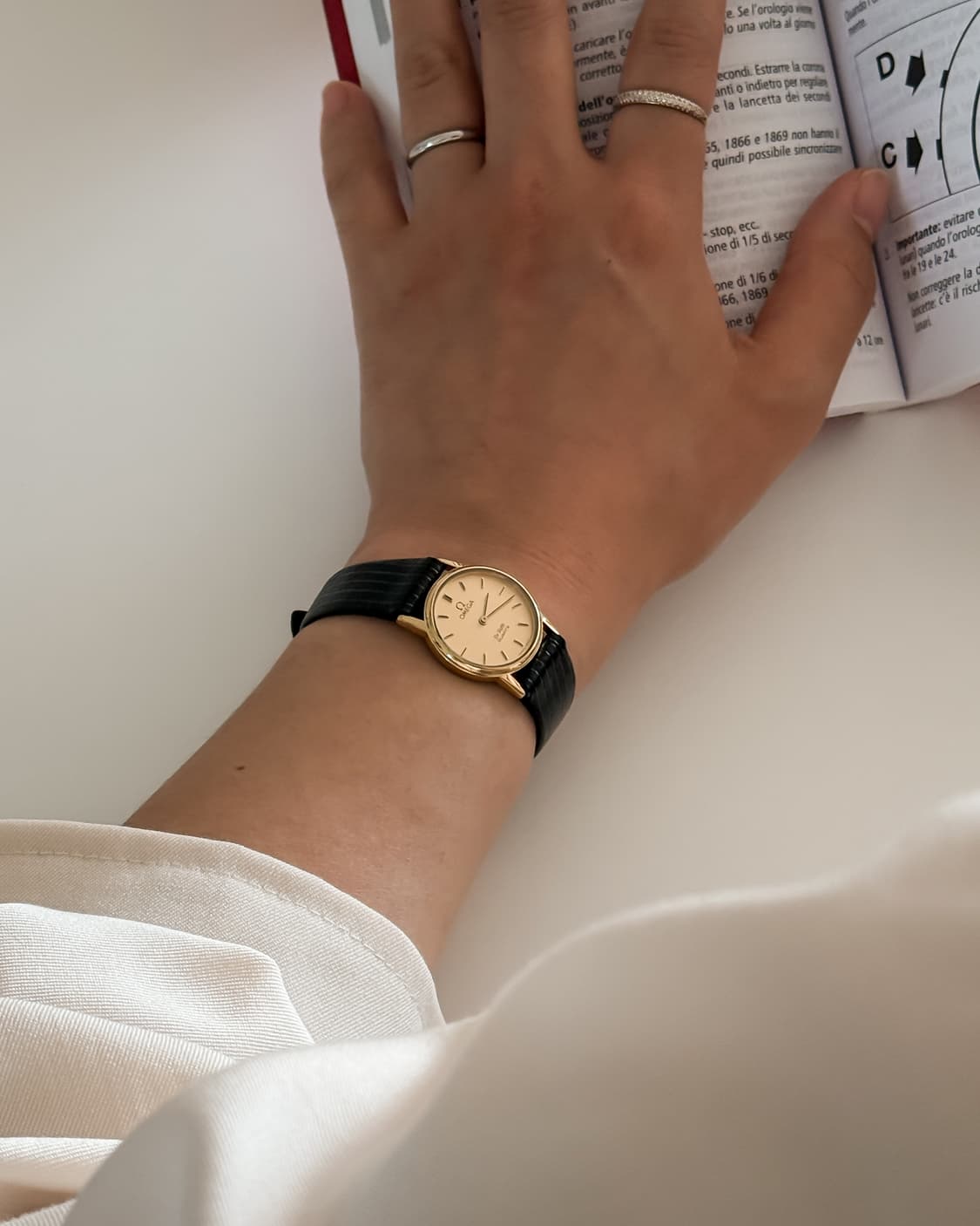 오메가 드빌 라운드 골드 시계 상품이미지4