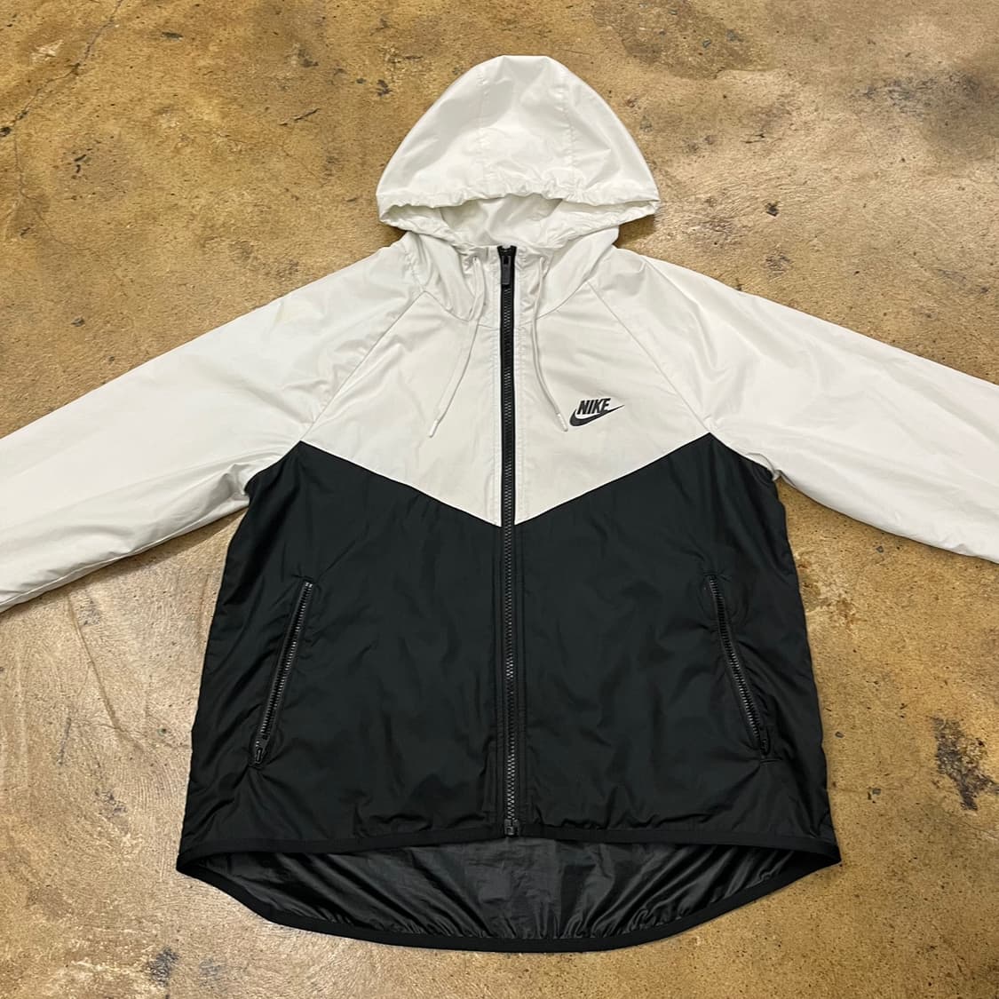 [정품/M] 나이키 바람막이 화이트 블랙 후드 자켓 b18 상품이미지3