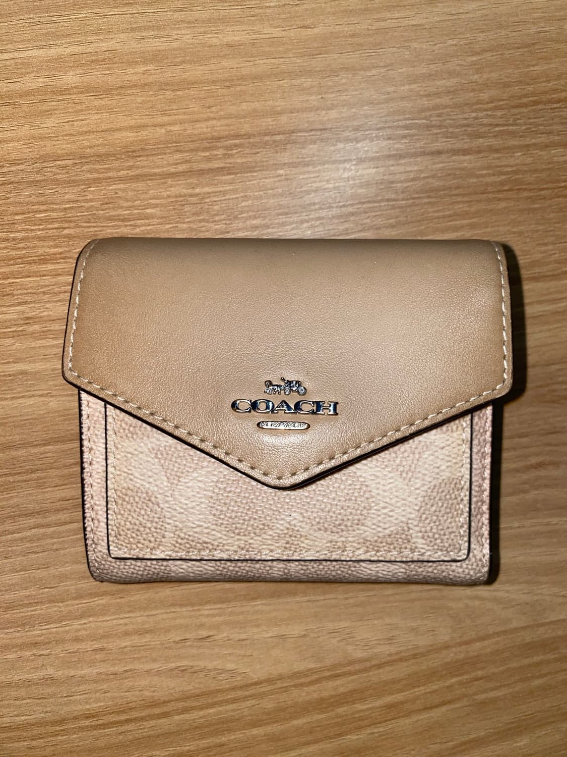 코치 트리폴드 반지갑 상품이미지1