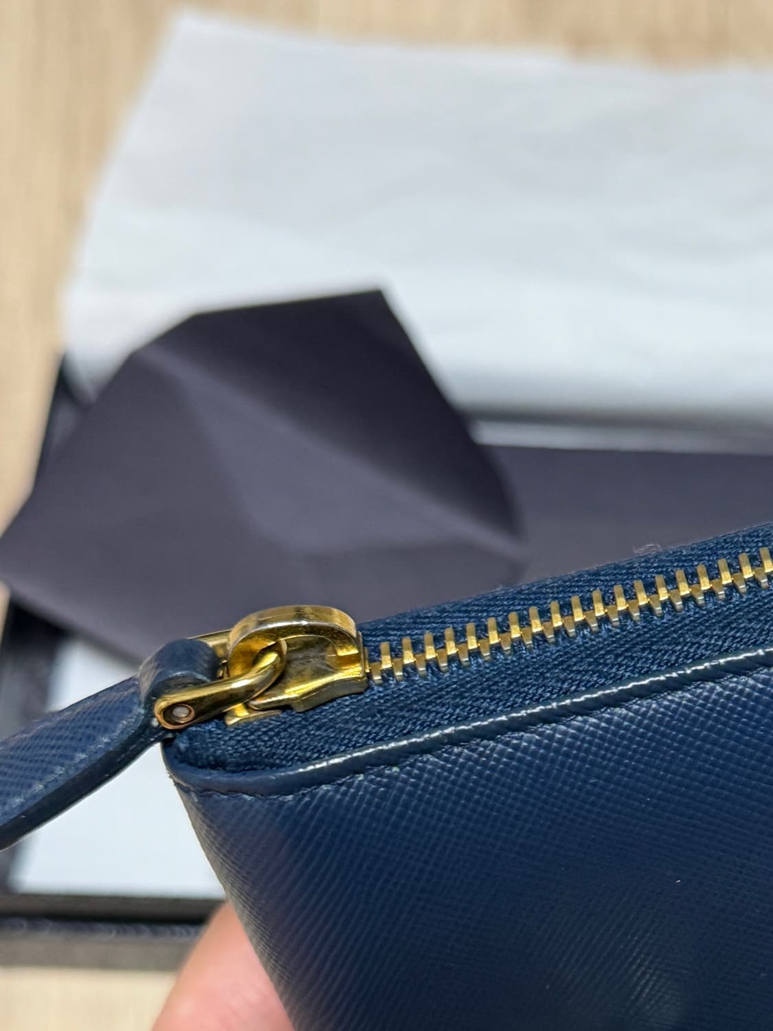 프라다 지퍼 장지갑 상품이미지2